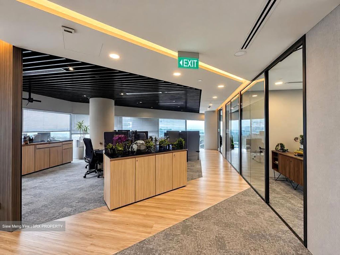 Gateway East (D7), Office #622071051